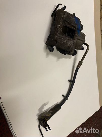 Суппорт задний левый Jeep Grand Cherokee