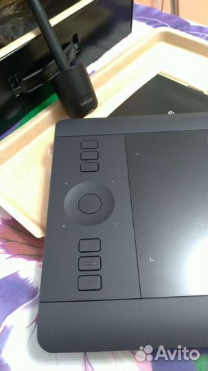 Графический планшет wacom Intuos Pro Small (PTH-45