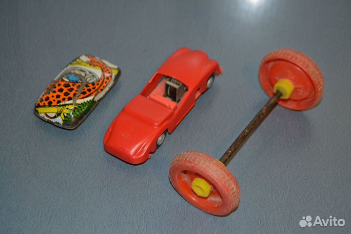 Какие-то машинки и колёса. Одним лотом