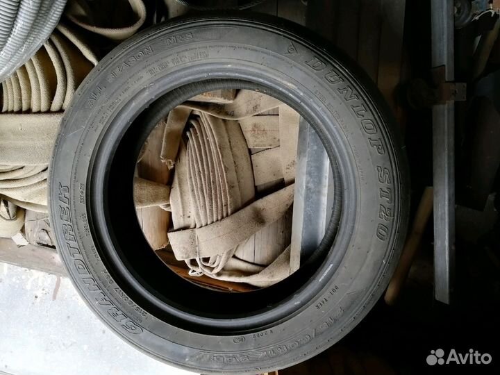 Dunlop Grandtrek ST20 215/60 R17 96H