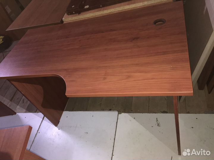 Стол угловой