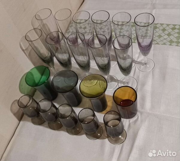 Цветное стекло рюмки стопки