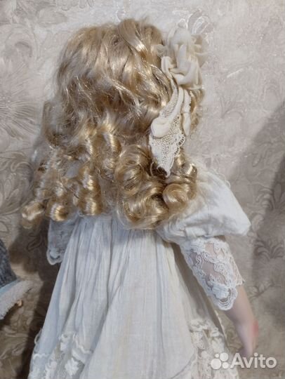 Кукла фарфоровая коллекционная
