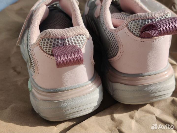 Кроссовки детские