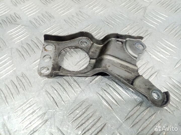 Б/У Кронштейн дроссельной заслонки#003