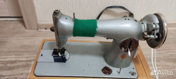 Швейная машинка Подольск 2 М