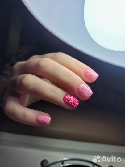 Маникюр педикюр