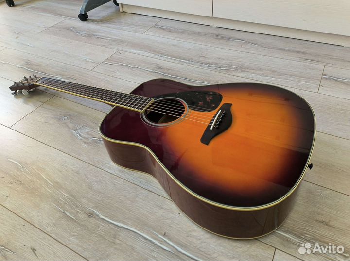 Гитара yamaha FG 820