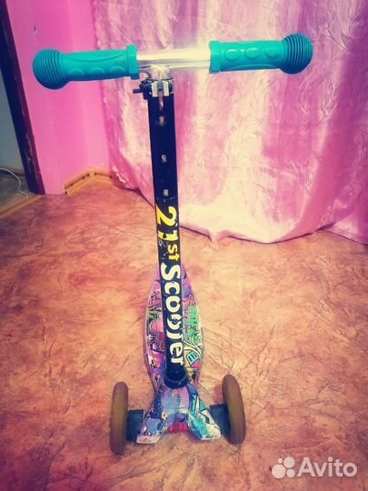 Детская машинка каталка с ручкой