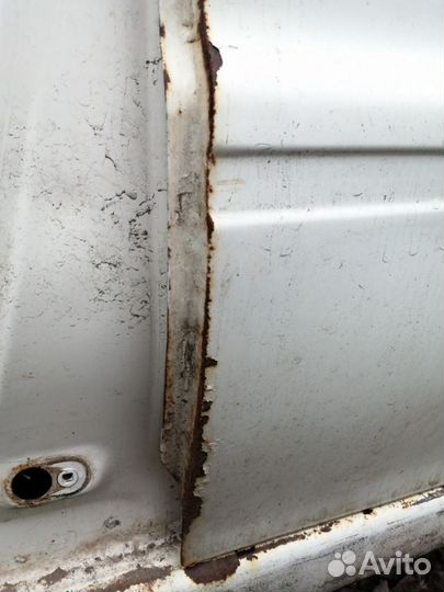 Дверь задняя левая Nissan Serena