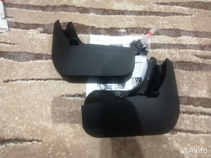 Новый комплект задних брызговиков Audi Q7 4M Sline