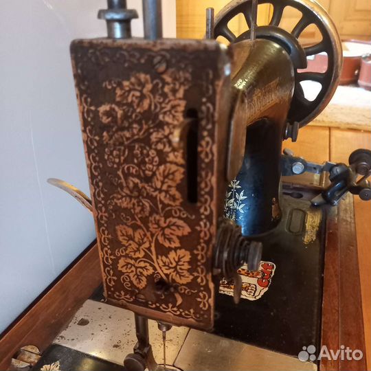 Швейная машина Singer