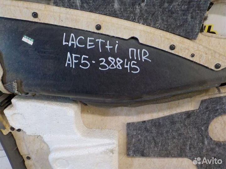 Обшивка двери передней правой Chevrolet Lacetti 2