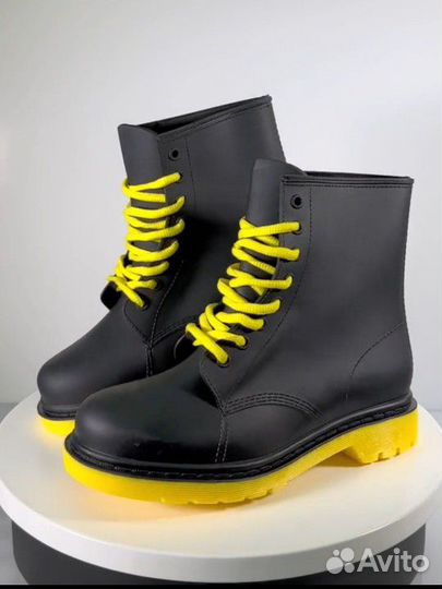 Сапоги на шнурках