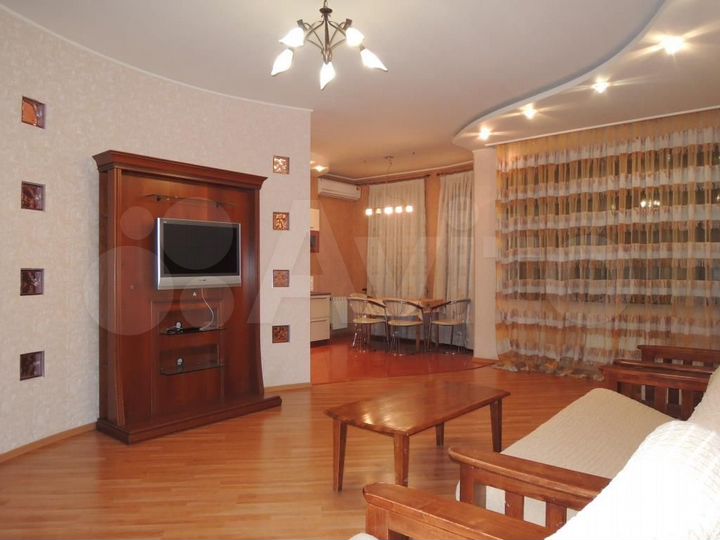 3-к. квартира, 95,8 м², 1/6 эт.