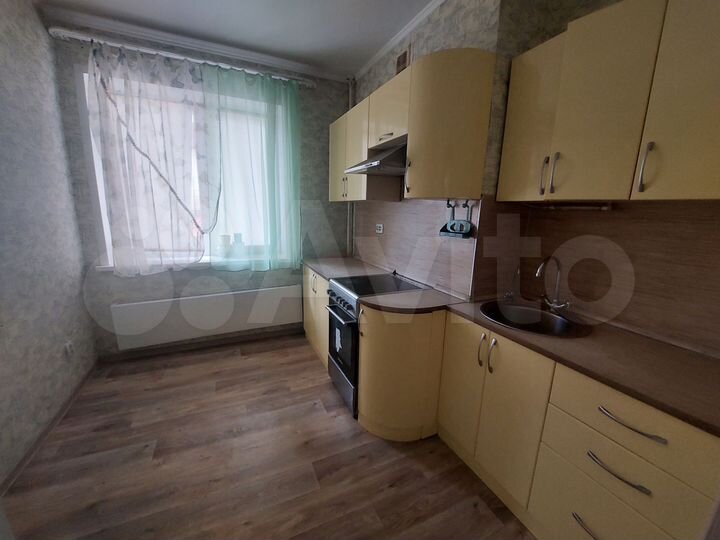 2-к. квартира, 52 м², 1/10 эт.