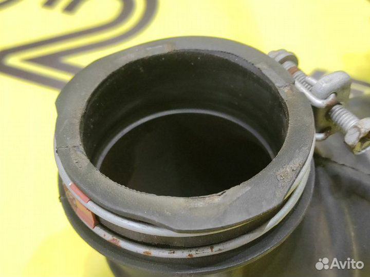 Патрубок воздушного фильтра Toyota Ist NCP60