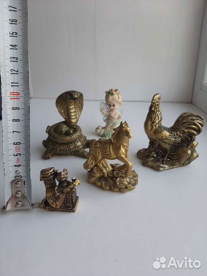 Статуэтки