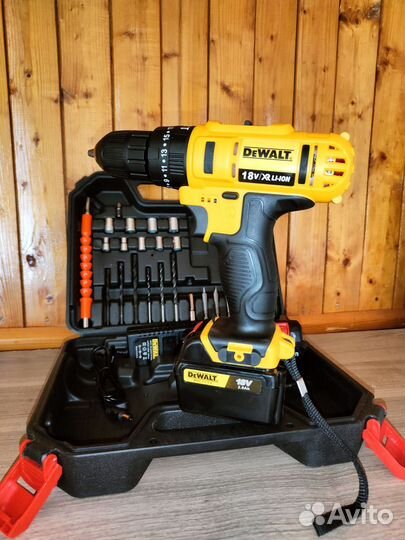 Шуруповерт 18V Dewalt ударный