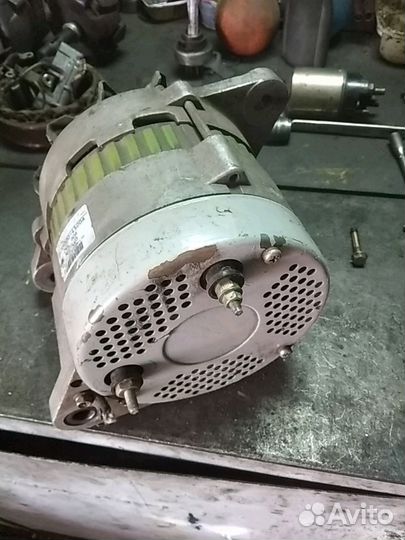 Генератор komatsu 0-35000-4500 24V 60A