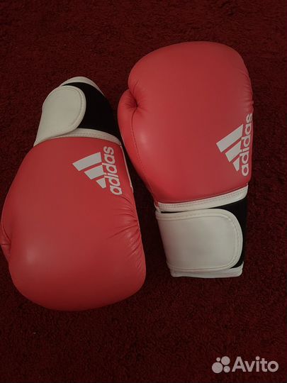 Боксерские перчатки adidas