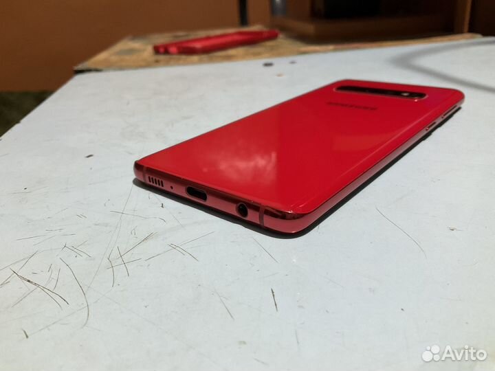 Samsung Galaxy S10, 8/128 ГБ