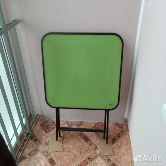 Журнальный столик