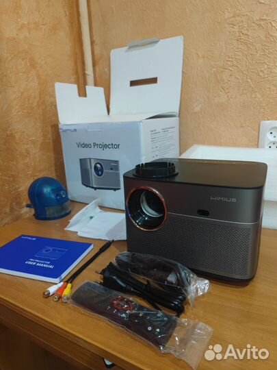 Проектор для домашнего кинотеатра Wimius