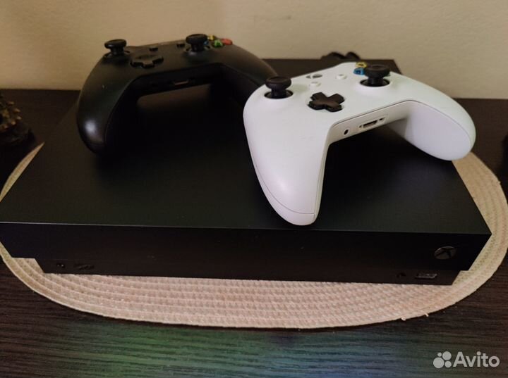 Продам Xbox One X