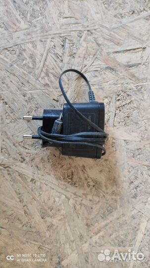 Зарядное устройство