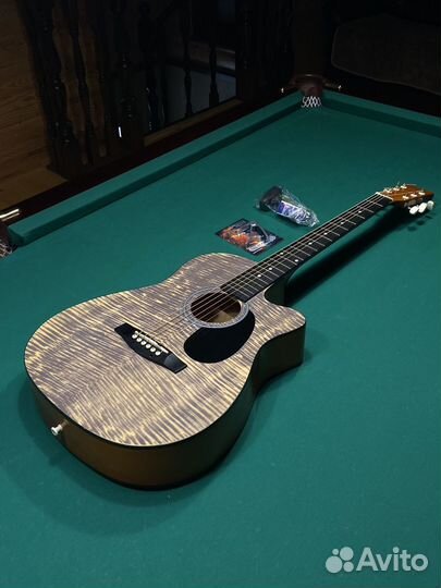 Акустическая гитара