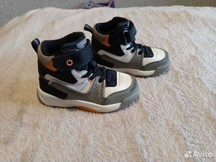 Кроссовки, полуботинки, ботинки