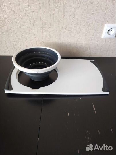 Разделочная доска с дуршлагом на мойку новая