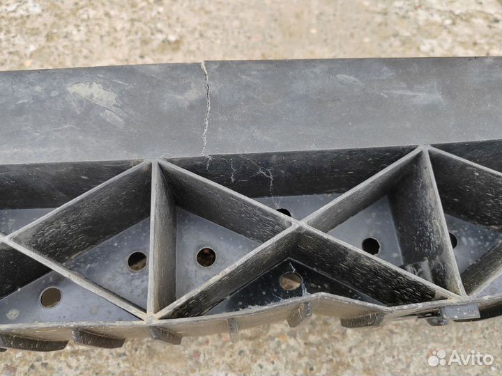 Усилитель переднего бампера Volkswagen Amarok