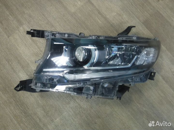 Фара левая №19 Toyota Land Cruiser Prado 150 2019