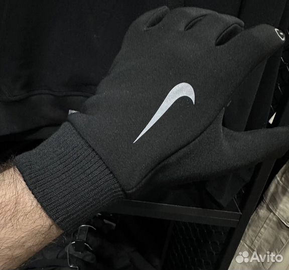 Перчатки Nike с флисом