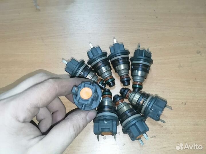 Форсунка топливная Audi, Volkswagen 2л 90-99