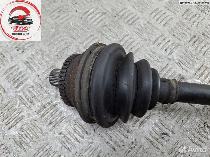 Полуось передняя левая б/у Audi 80 B4 (1991-1996) 8A0