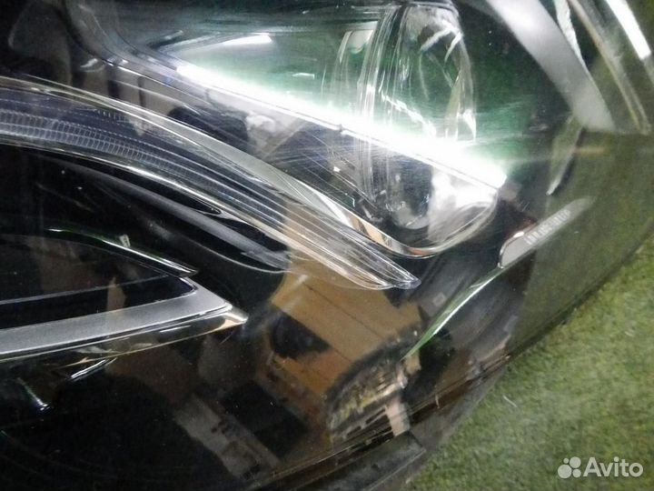 Фара правая Mercedes-Benz E-Class