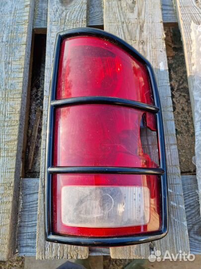 Фонарь задний Додж Рам