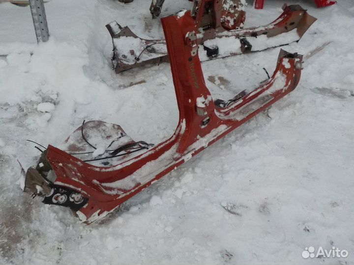 Б/У Б/У Порог правый Renault Kaptur 2016