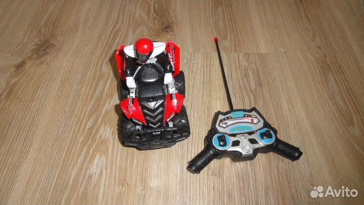 Квадроцикл игрушка на управлении