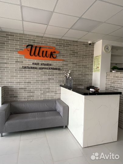 Модель на Наращивание ногтей - выкладной френч