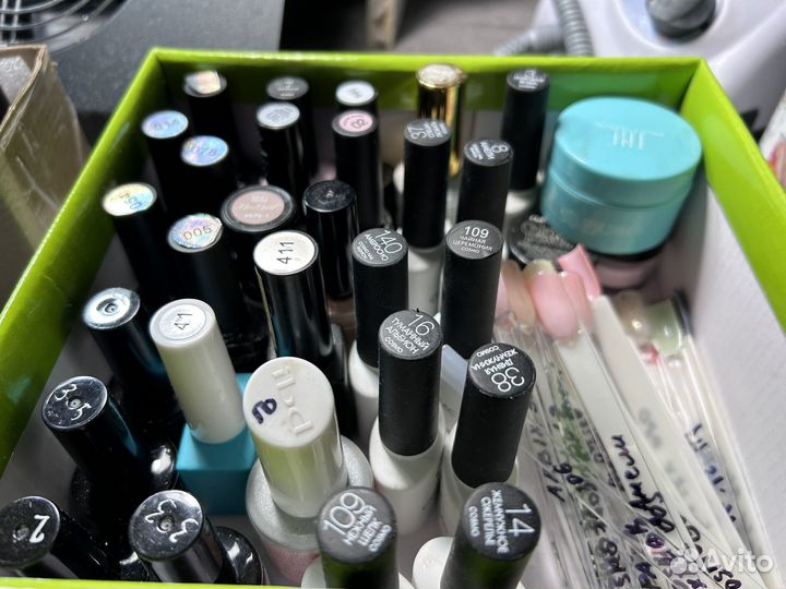 Гель лаки,цветные базы,акриловые пудры