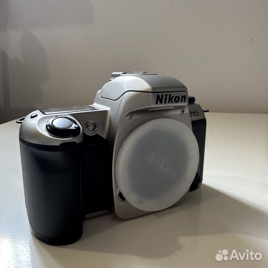 Пленочный фотоаппарат Nikon F65 kit + вспышка