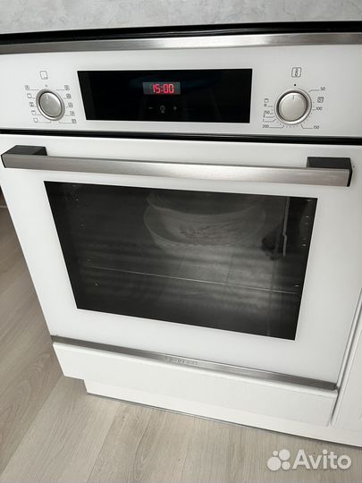 Электрический духовой шкаф Bosch HBF234EW0R