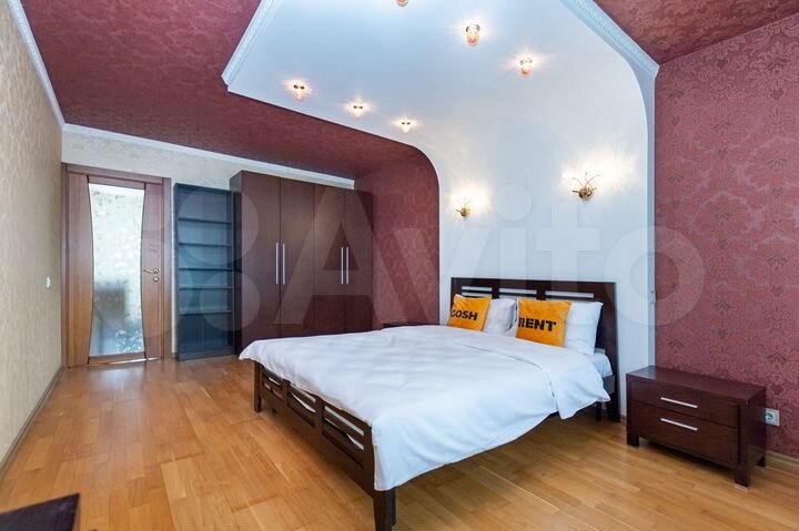 2-к. квартира, 100 м², 8/10 эт.