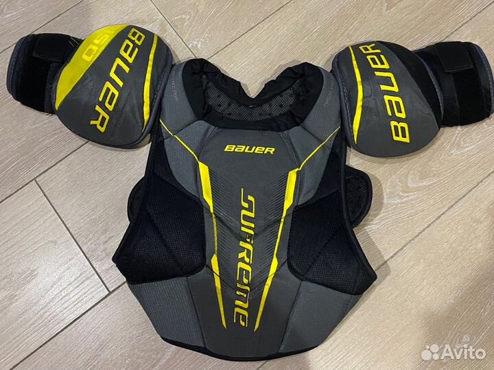Нагрудник хоккейный bauer