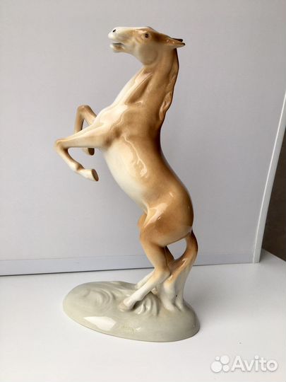 Фарфоровые статуэтки Royal Dux Чехословакия