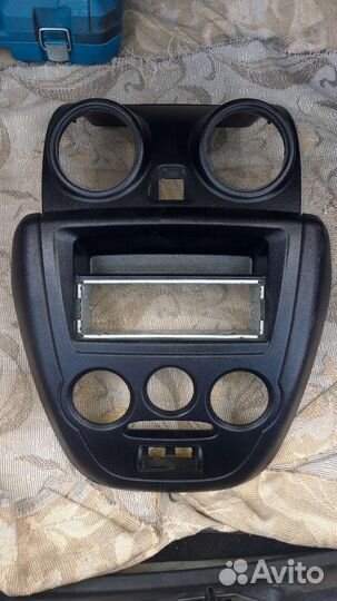 Центральная консоль на гранту